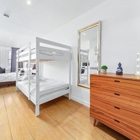 1 Bedroom Flat Piccadilly Sleep 7 In London Vr10 Kültér fotó