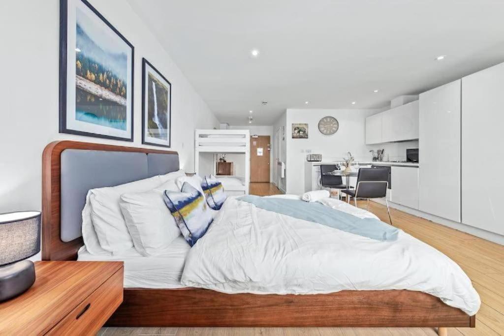 1 Bedroom Flat Piccadilly Sleep 7 In London Vr10 Kültér fotó